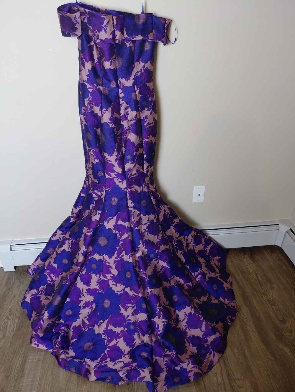 NWT Janique Gown Size 4